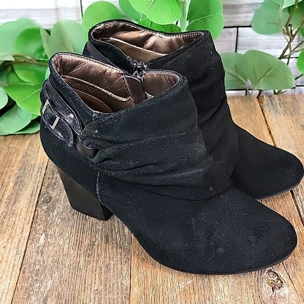 Andrew Geller ankle booties in black suede Size 6.5